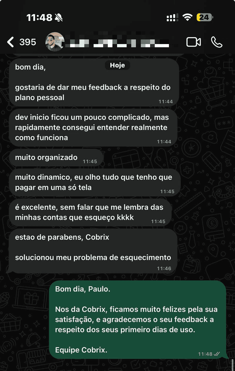 Print de conversa real no WhatsApp com um cliente elogiando o Plano Pessoal do Cobrix — organizado, dinâmico e ajuda a lembrar das contas